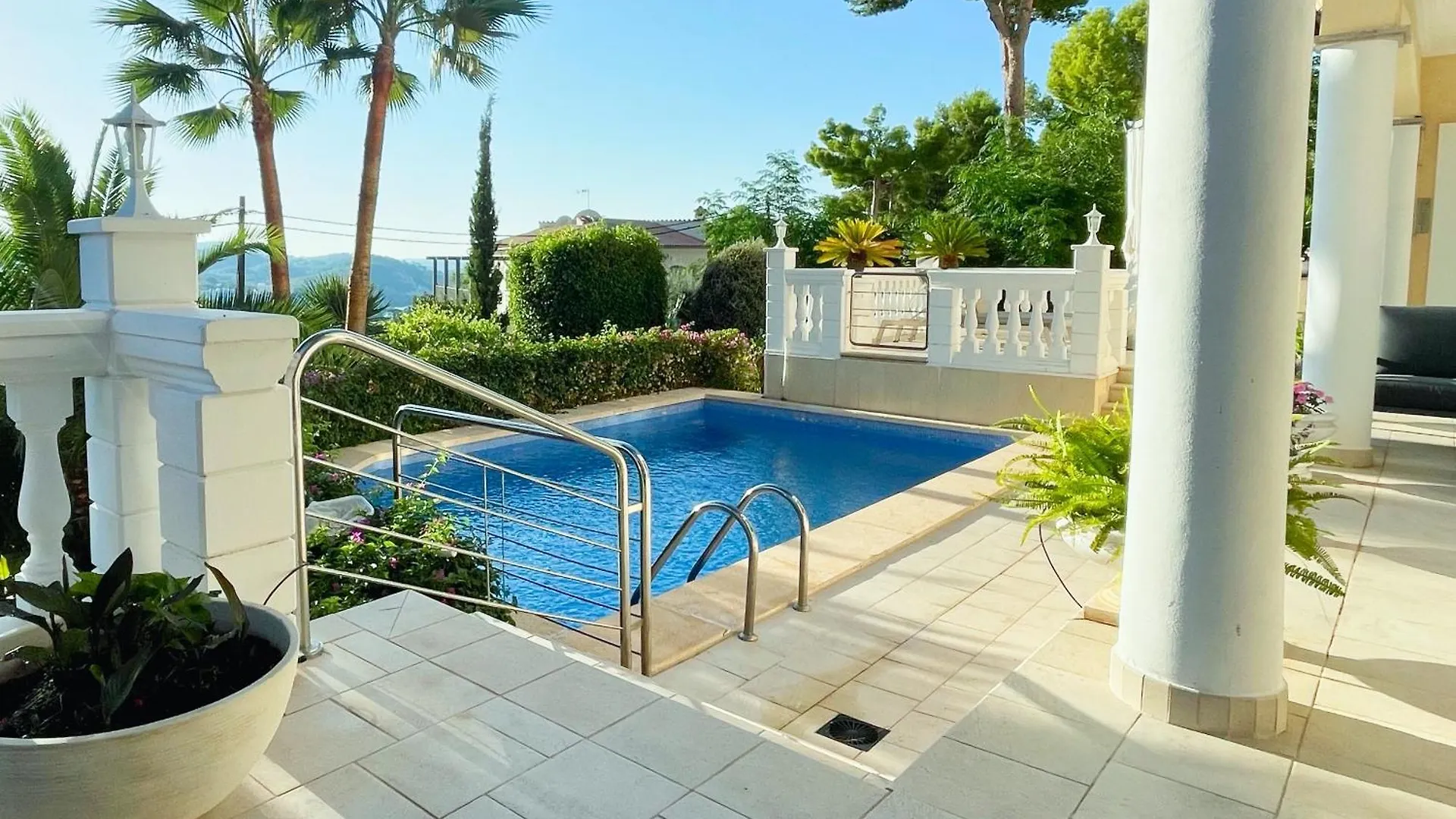 Exklusive Villa In Paguera Fuer Bis Zu 8 Personen, Mit Meerblick Und Pool 0*, Пагуэра