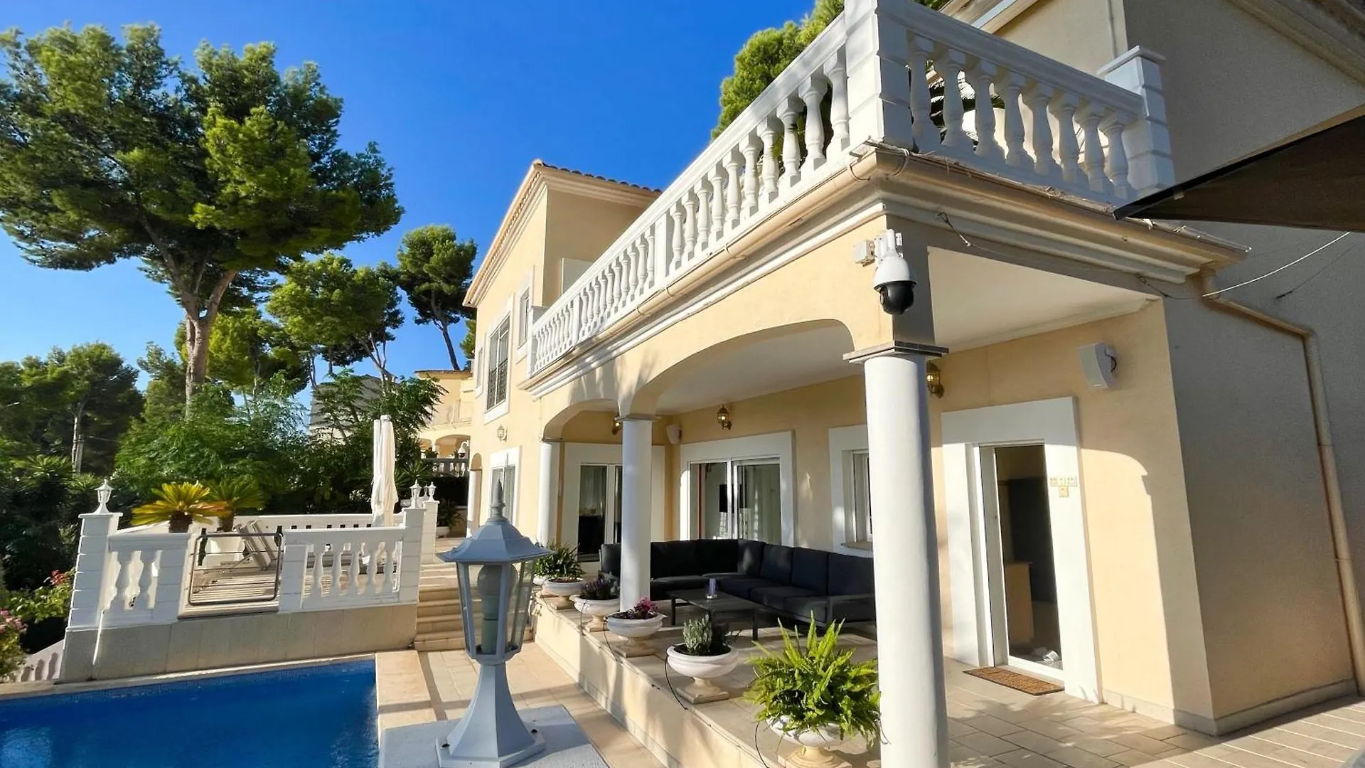 Exklusive Villa In Paguera Fuer Bis Zu 8 Personen, Mit Meerblick Und Pool